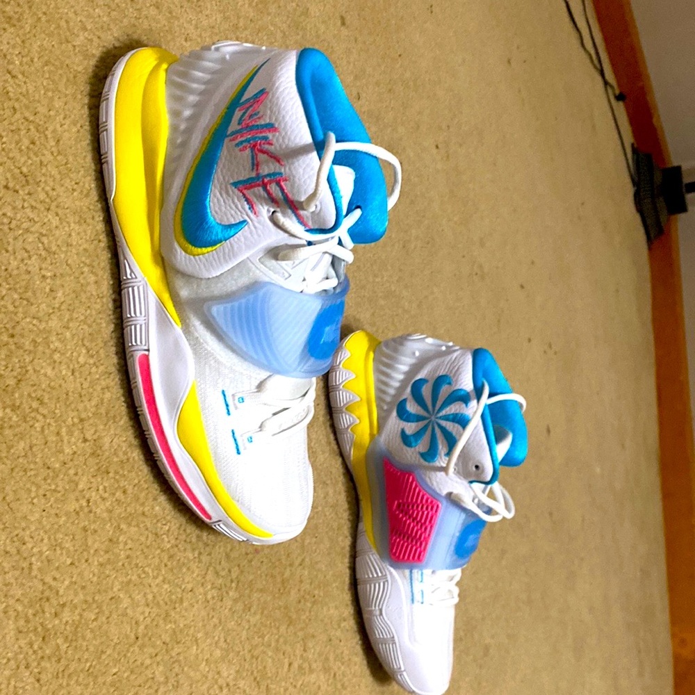 Nikes size 10